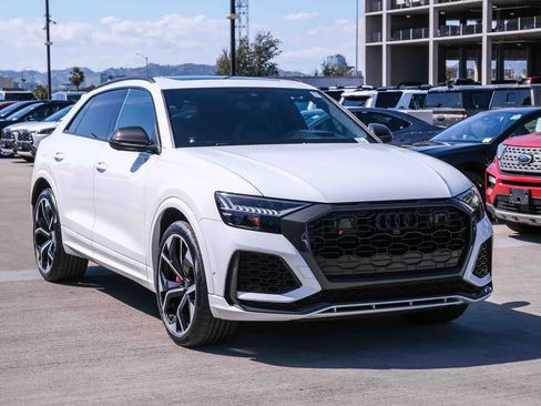 Used 2022 Audi RS Q8 w/ Carbon Optic Package AWD/4WD image 3
