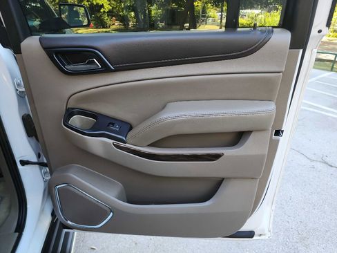 Used 2017 GMC Yukon XL SLT w/ Open Road Package image 39