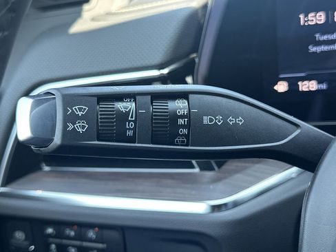 New 2025 Chevrolet Suburban Premier image 16