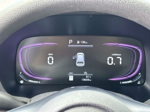 Used 2025 Kia Soul LX FWD image 10