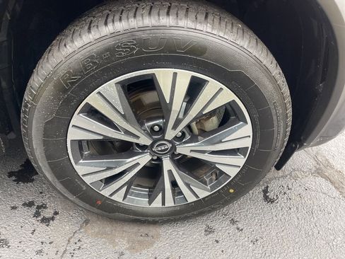 Certified 2023 Nissan Rogue SV image 28