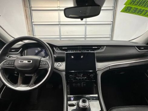 Used 2022 Jeep Grand Cherokee L Limited AWD/4WD image 4