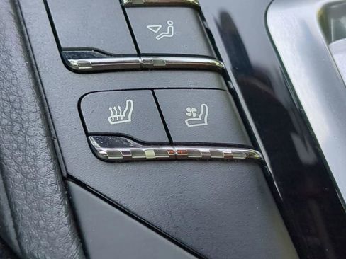 Used 2016 Porsche Cayenne AWD/4WD image 49