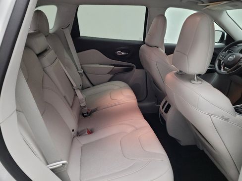 Used 2019 Jeep Cherokee Limited w/ Technology Group FWD image 19
