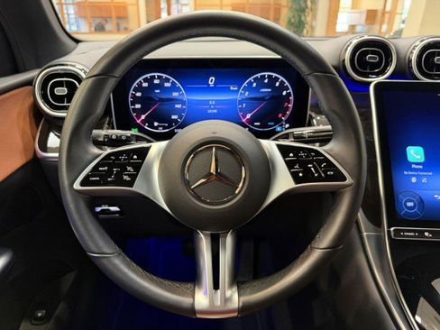 Certified 2025 Mercedes-Benz GLC 300 image 8
