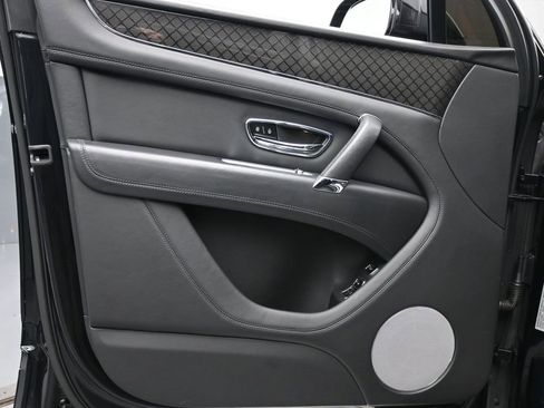 Used 2020 Bentley Bentayga image 9