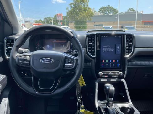 Used 2025 Ford Ranger XLT w/ FX4 Off-Road Package AWD/4WD image 12