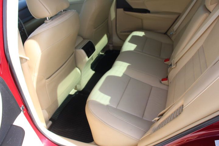 Used 2017 Toyota Camry XLE w/ Moonroof Package FWD image 14