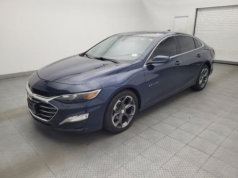 Used 2022 Chevrolet Malibu LT FWD image 2