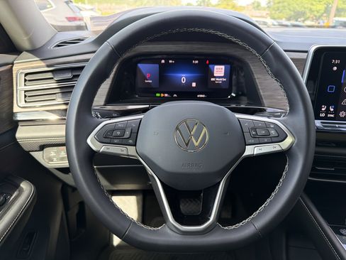 Certified 2024 Volkswagen Atlas SEL AWD/4WD image 17