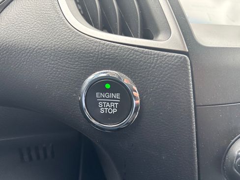 Used 2019 Ford Edge SEL w/ Equipment Group 201A AWD/4WD image 32