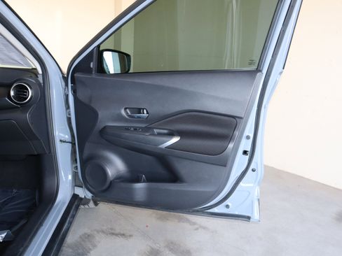 Used 2021 Nissan Kicks SV image 38