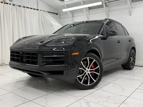 Certified 2024 Porsche Cayenne S AWD/4WD image 7