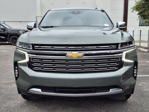 Used 2023 Chevrolet Suburban Premier image 2