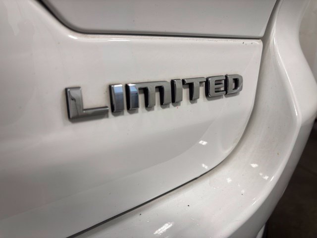 Used 2024 Jeep Grand Cherokee Limited w/ Trailer Tow Package AWD/4WD image 37