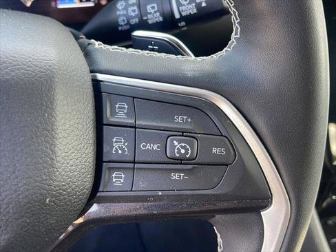 Certified 2023 Jeep Grand Cherokee Altitude AWD/4WD image 16
