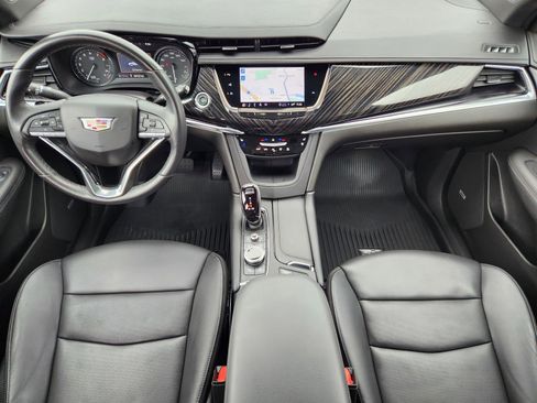 Certified 2023 Cadillac XT6 Premium Luxury w/ Technology Package FWD image 9
