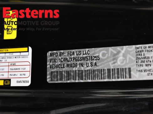 Used 2025 Jeep Wrangler Unlimited Sahara image 34