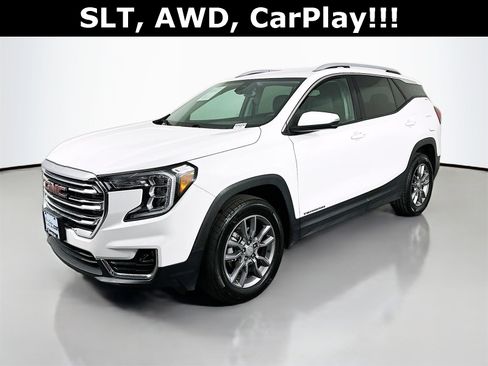 Used 2024 GMC Terrain SLT image 4