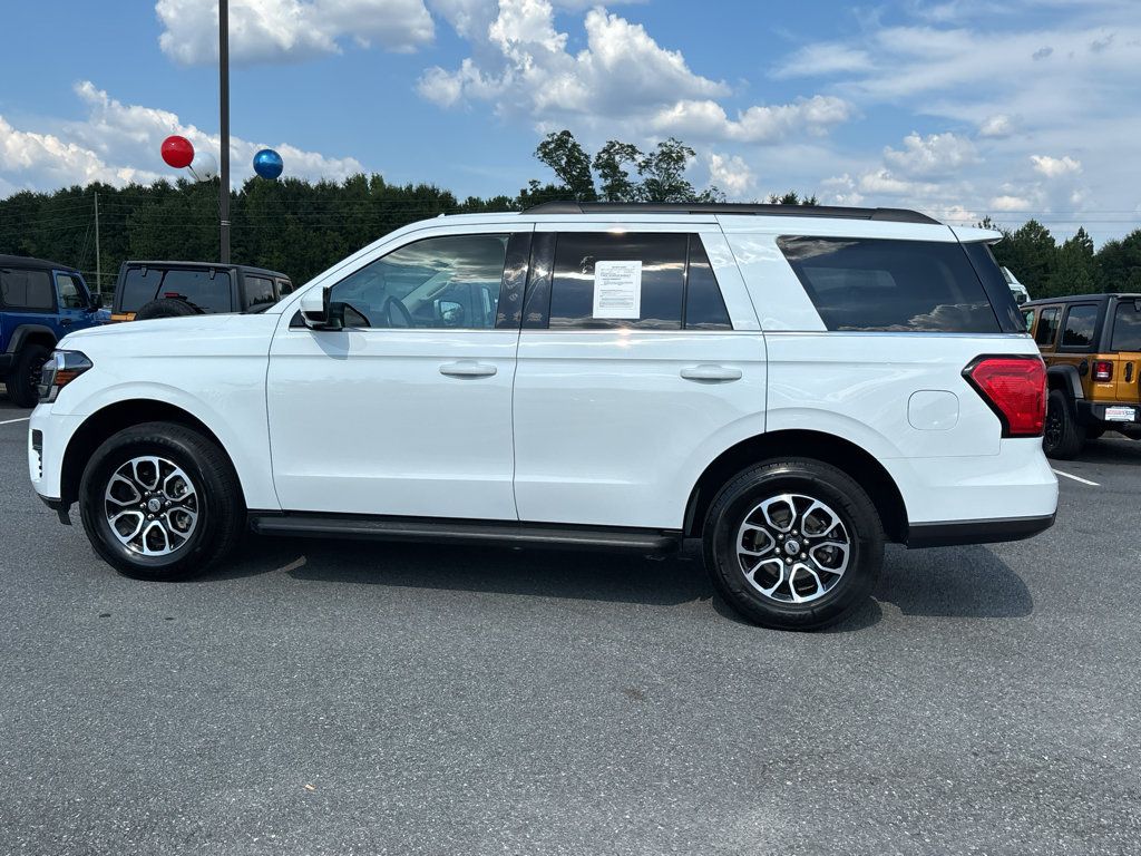 Used 2024 Ford Expedition XLT RWD image 3