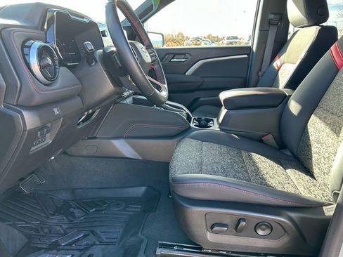 Used 2024 Chevrolet Colorado Z71 w/ Z71 Convenience Package 2 image 24