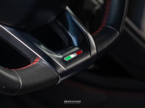 Used 2021 Lamborghini Urus image 35