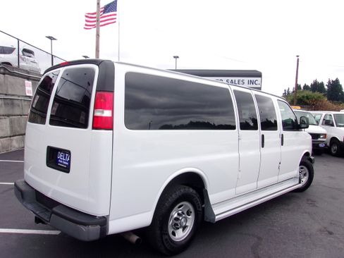 Used 2016 Chevrolet Express 3500 LT w/ LT Preferred Equipment Group image 7