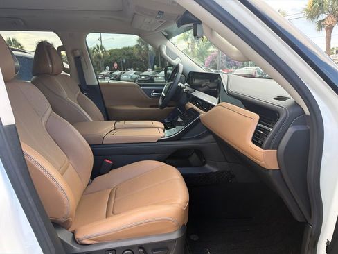 Used 2025 INFINITI QX80 Sensory w/ Exterior Package AWD/4WD image 5