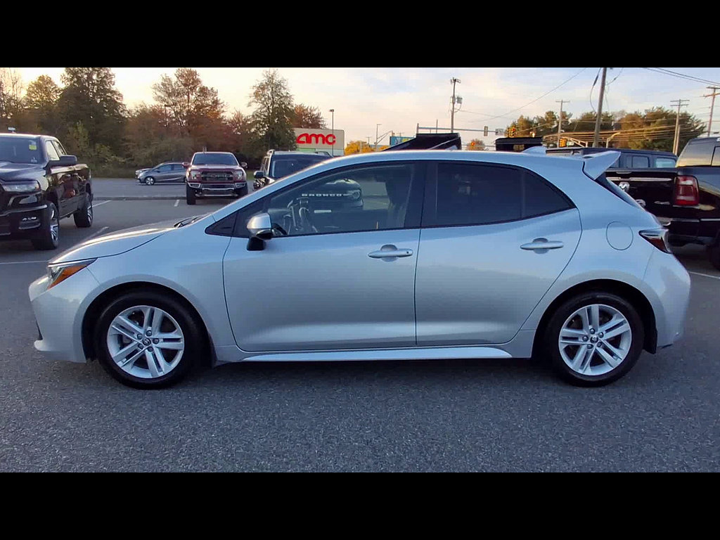 Used 2022 Toyota Corolla SE w/ SE Preferred Package FWD image 5