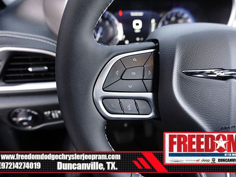 New 2026 Chrysler Pacifica Select image 25