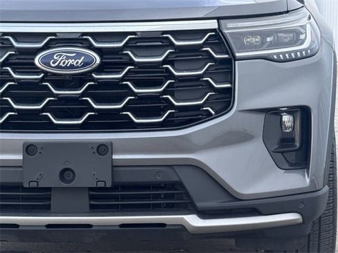 Used 2025 Ford Explorer Platinum w/ LUX Leather Package image 9