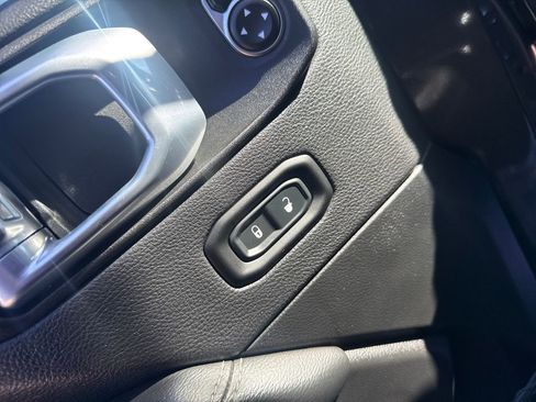 Used 2021 Jeep Gladiator Overland w/ Popular Equipment Package image 11