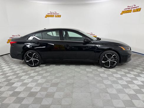 Used 2025 Nissan Altima 2.5 SR image 7