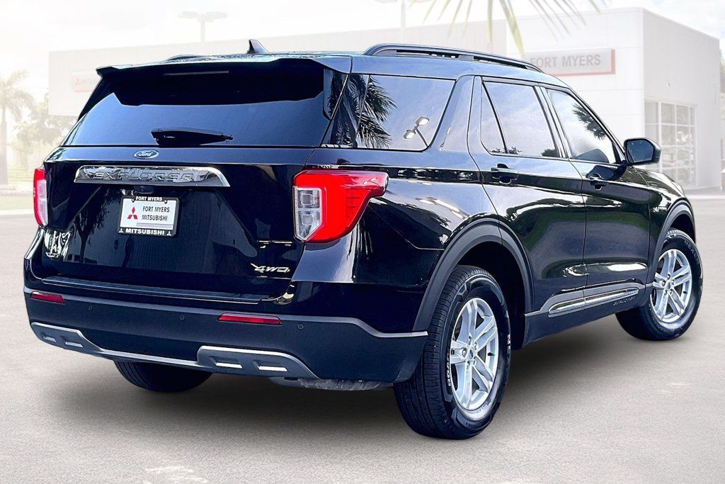 Used 2024 Ford Explorer XLT AWD/4WD image 34