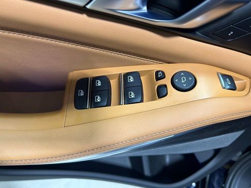 Used 2024 BMW X5 xDrive40i w/ M Sport Package AWD/4WD image 11