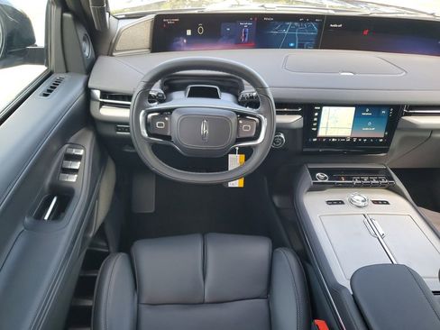 New 2025 Lincoln Navigator Reserve w/ Jet Appearance Package AWD/4WD image 16