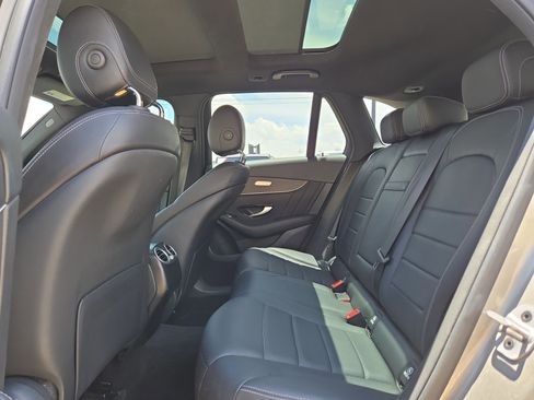 Used 2022 Mercedes-Benz GLC 300 4MATIC image 13