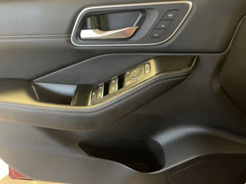 Used 2024 Nissan Rogue Platinum w/ Platinum Premium Package image 12