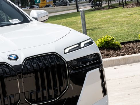 New 2026 BMW 760i xDrive AWD/4WD image 8