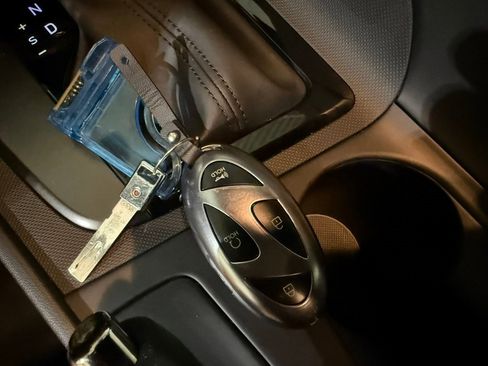 Certified 2025 Hyundai Elantra Sport w/ Cargo Package image 40