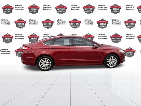 Used 2015 Ford Fusion SE image 7