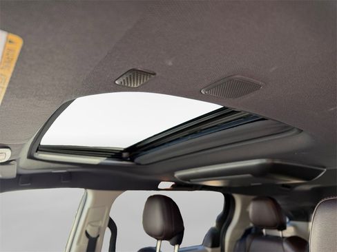 Certified 2021 Toyota Sienna Platinum image 26