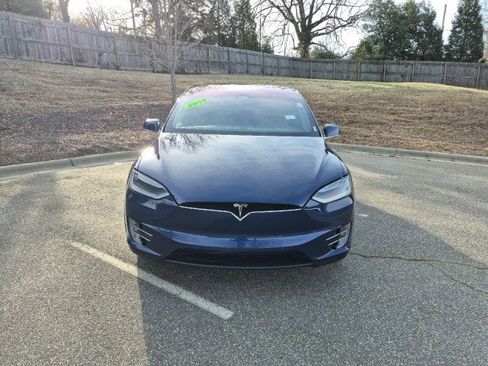 Used 2018 Tesla Model X 75D image 2