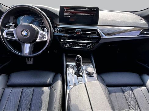 Used 2022 BMW 530i w/ M Sport Package RWD image 13