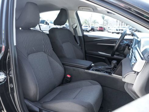 Used 2025 Toyota Camry LE FWD image 33