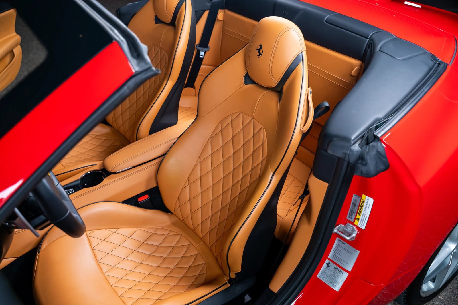 Used 2015 Ferrari California T RWD image 90