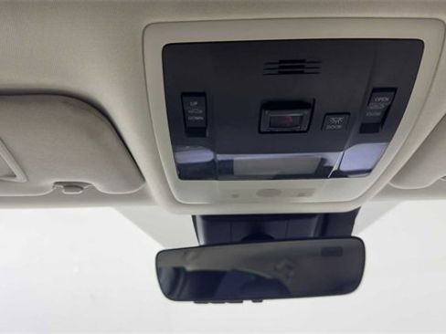 Used 2022 Lexus UX 200 w/ Premium Package image 19