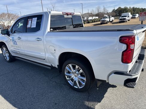 Used 2023 Chevrolet Silverado 1500 High Country image 8