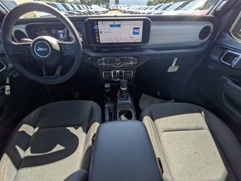 New 2025 Jeep Gladiator Sport image 13