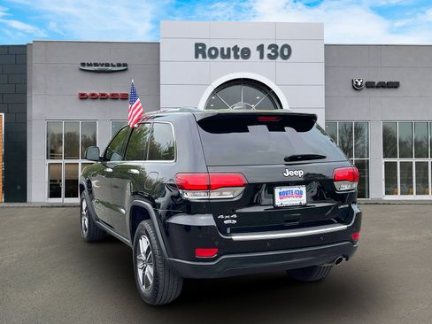 Used 2021 Jeep Grand Cherokee Limited w/ Premium Lighting Group AWD/4WD image 3